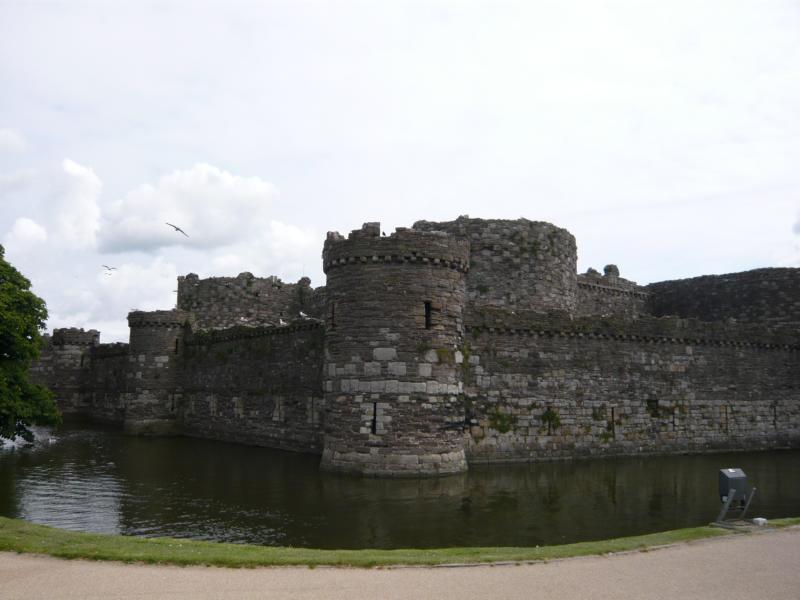 K800_P1000490.JPG - Beaumaris Castle sollte eigentlich der krönende Abschluss des Iron Ring werden ...